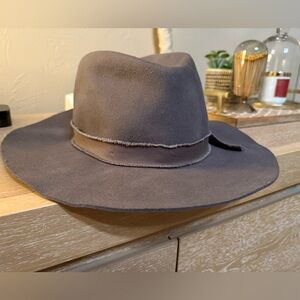 NWT Olive @ Pique Gray Wide-Brim Hat